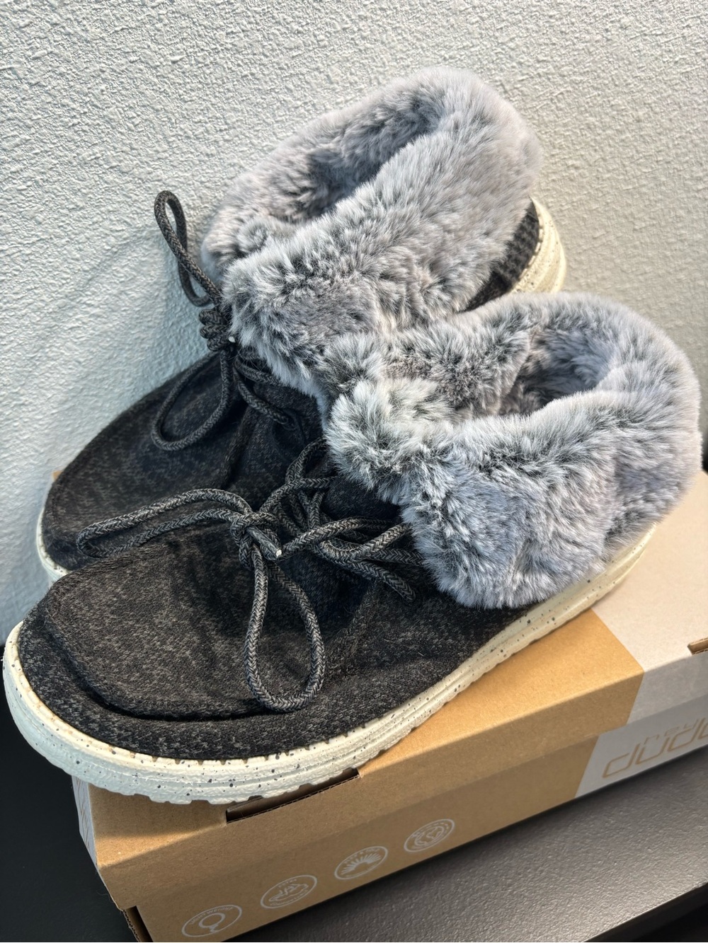Women’s Hey Dude Britt Fur-Lined Ankle Shoes Size 7